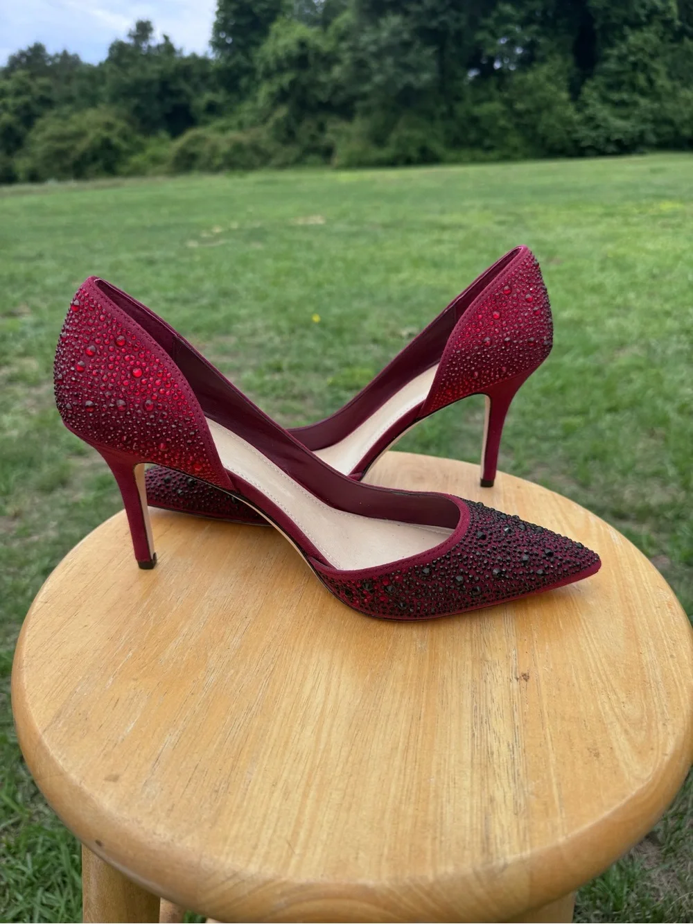 Ladies White House Black Market Burgundy Crystal-Embellished Pointed Pumps